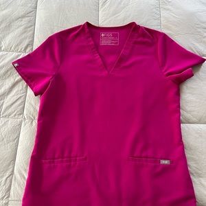 Figs 3 packet Casma scrub top
